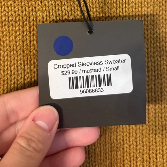 NWT Le Lis Collections women’s cropped sleeveless sweater Small - Picture 3 of 14